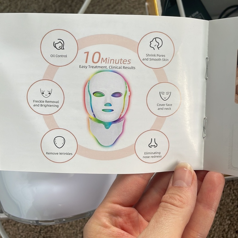 7 Color LED Face Mask- Light Therapy - Picture 13 of 14